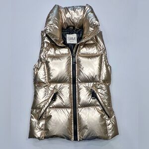 SAM New York Small Gold Metallic Puffer Vest